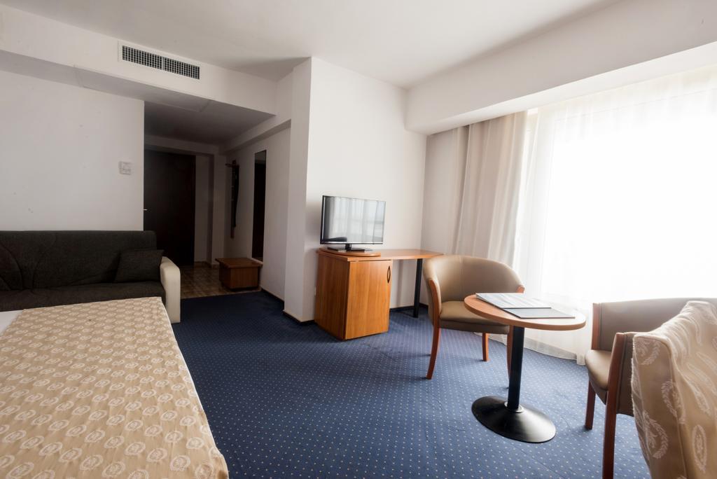 Savoy Hotel Mamaia Exterior photo