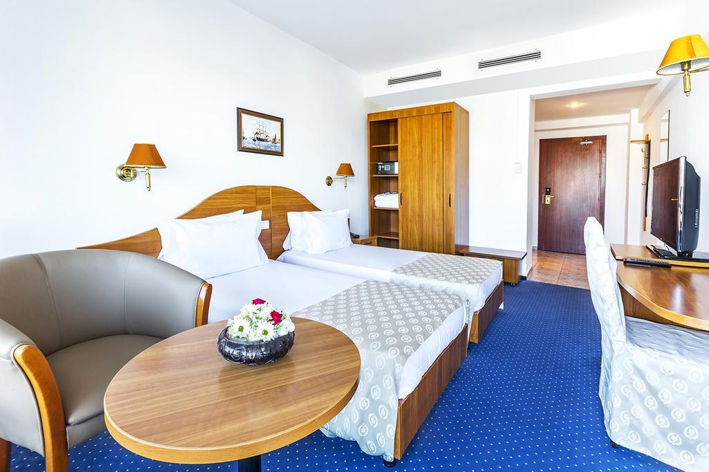 Savoy Hotel Mamaia Exterior photo